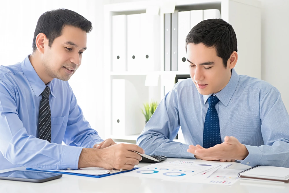 HR Assessment vs Performance Review: Apa Bedanya dan Mana yang Lebih Efektif?